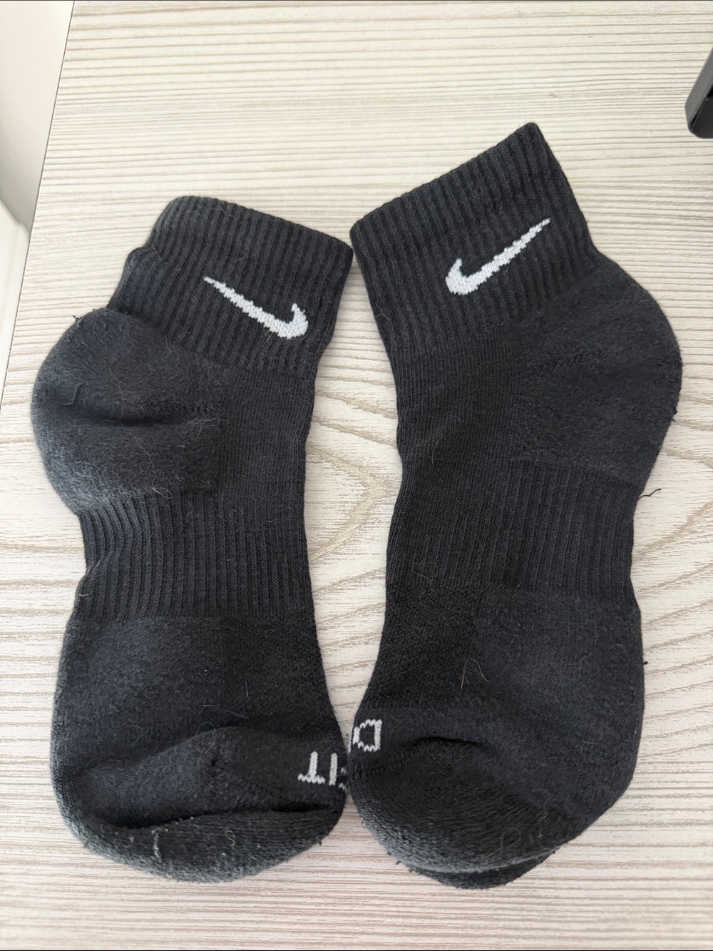 10 pairs Nike everyday plus Mens Black Quarter Socks with White Swoosh size 6-8